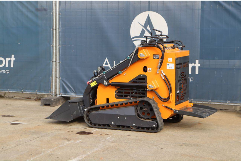 Fland - Lánctalpas homlokrakodó: 3 kép. Fland - Lánctalpas homlokrakodó: 3 kép.