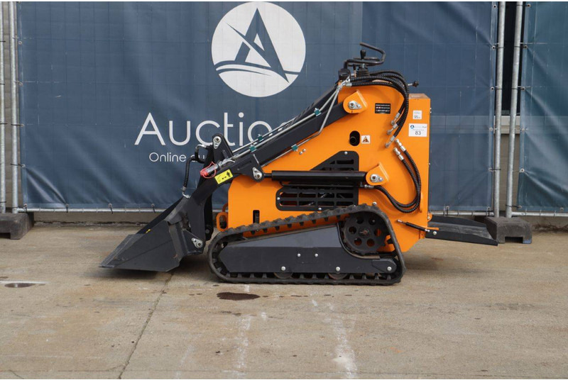 Fland - Lánctalpas homlokrakodó: 2 kép. Fland - Lánctalpas homlokrakodó: 2 kép.