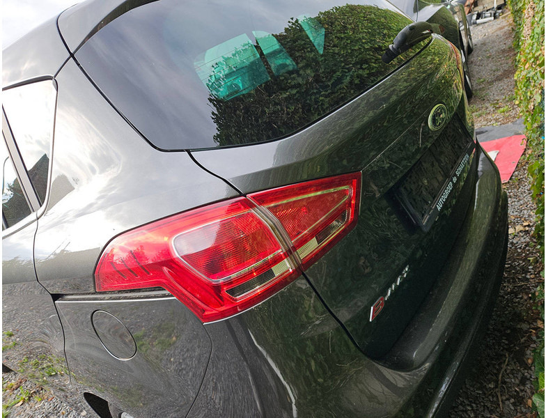 Ford B-Max 1.6 Ti-VCT Powershift - Szedán: 3 kép. Ford B-Max 1.6 Ti-VCT Powershift - Szedán: 3 kép.