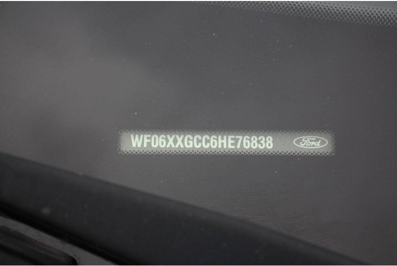 Szedán Ford Focus: 13 kép. Szedán Ford Focus: 13 kép.