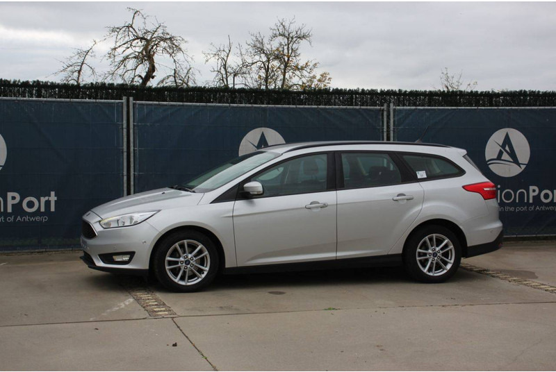 Ford Focus - Szedán: 1 kép. Ford Focus - Szedán: 1 kép.