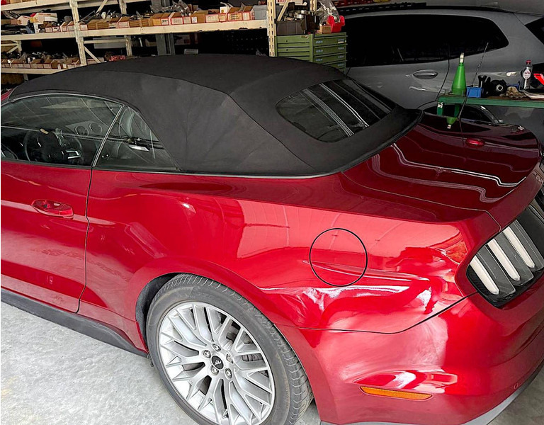 Ford Mustang GT Convertible - Szedán: 5 kép. Ford Mustang GT Convertible - Szedán: 5 kép.