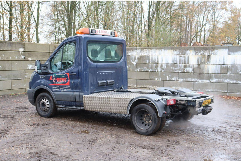Ford Transit TRANSIT - Furgon: 3 kép. Ford Transit TRANSIT - Furgon: 3 kép.