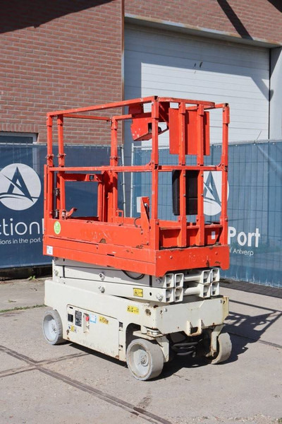 Genie GS-1532 - Ollós emelő: 3 kép. Genie GS-1532 - Ollós emelő: 3 kép.