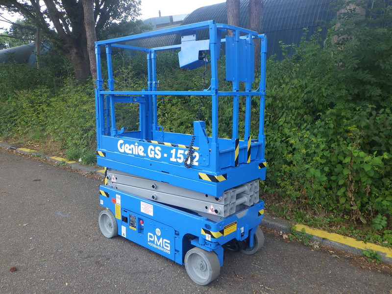 Genie GS-1532 - Ollós emelő: 3 kép. Genie GS-1532 - Ollós emelő: 3 kép.