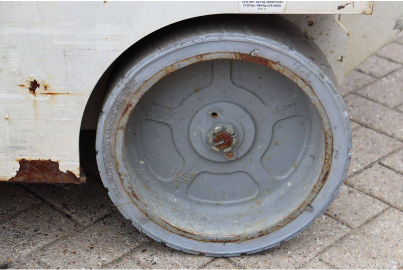 Ollós emelő Genie GS-2046: 11 kép. Ollós emelő Genie GS-2046: 11 kép.