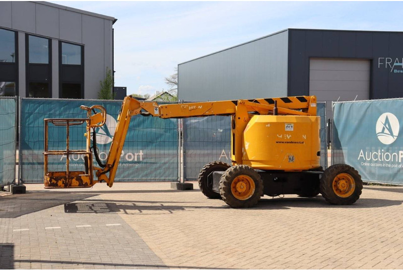 Genie Z-34/22 - Személyemelő: 1 kép. Genie Z-34/22 - Személyemelő: 1 kép.