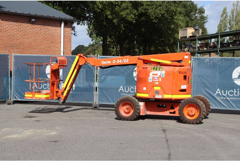 Genie Z-34/22 - Személyemelő: 3 kép. Genie Z-34/22 - Személyemelő: 3 kép.