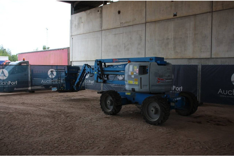 Genie Z-45/25J - Személyemelő: 3 kép. Genie Z-45/25J - Személyemelő: 3 kép.