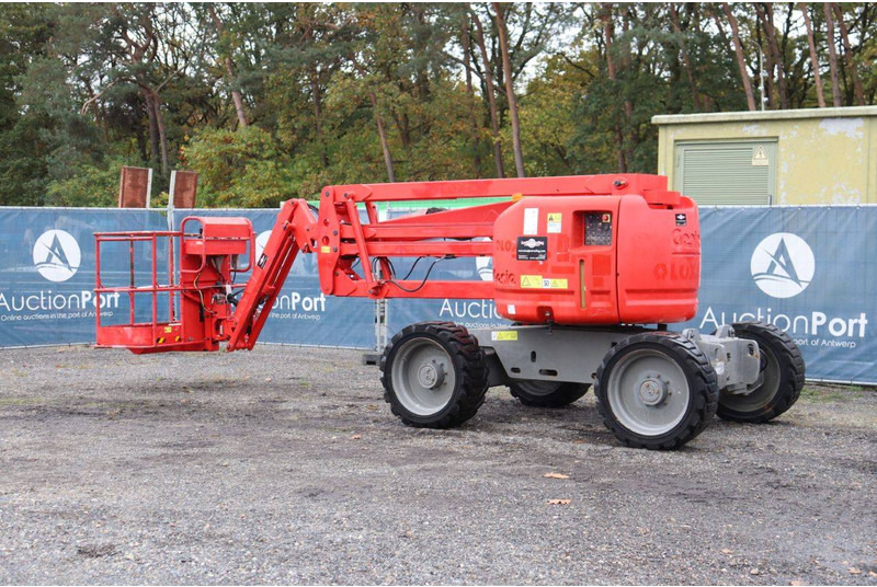 Genie Z-45/25J - Személyemelő: 3 kép. Genie Z-45/25J - Személyemelő: 3 kép.