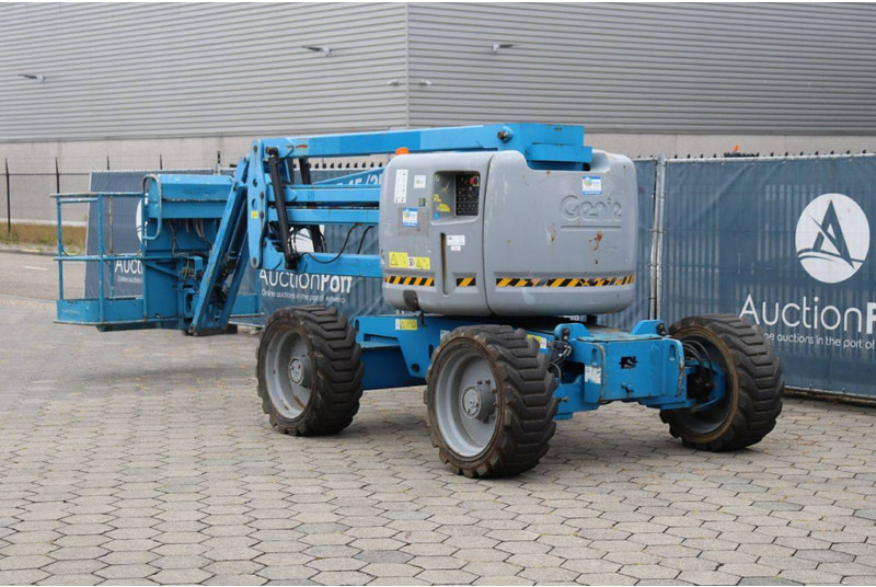 Genie Z-45/25J - Személyemelő: 4 kép. Genie Z-45/25J - Személyemelő: 4 kép.