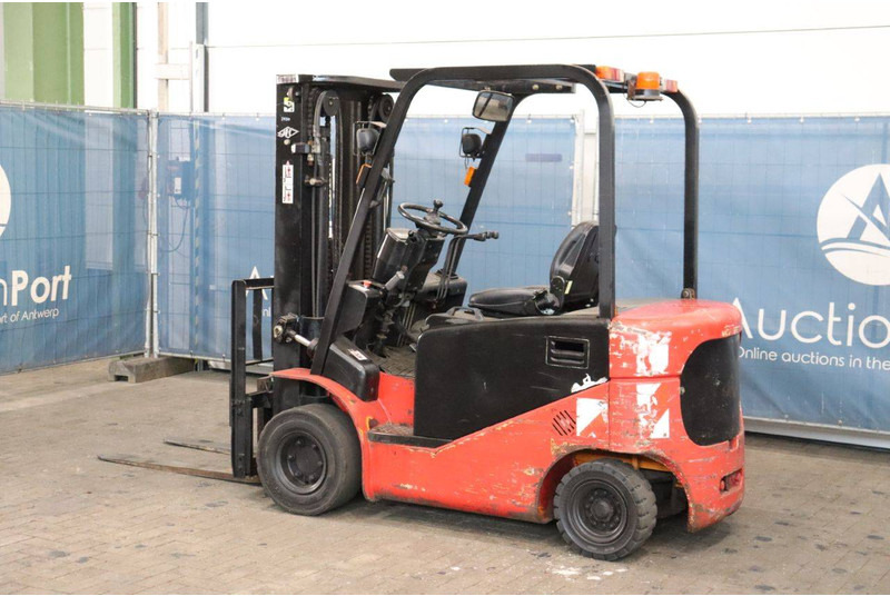Hangcha CPD25J-D1 - Elektromos targonca: 3 kép. Hangcha CPD25J-D1 - Elektromos targonca: 3 kép.