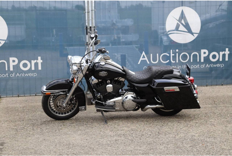 Harley-Davidson Custom-Modified - Motorkerékpár: 1 kép. Harley-Davidson Custom-Modified - Motorkerékpár: 1 kép.