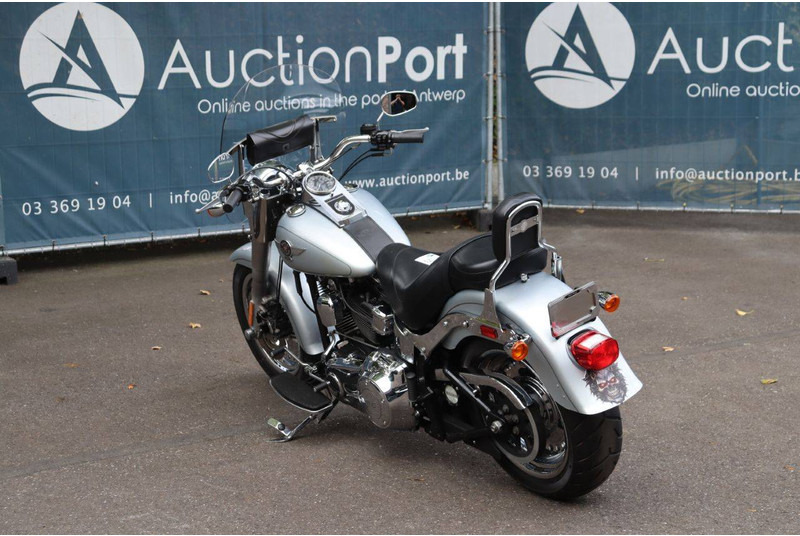 Harley-Davidson FAT BOY - Motorkerékpár: 4 kép. Harley-Davidson FAT BOY - Motorkerékpár: 4 kép.