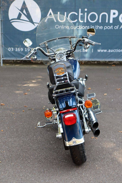 Harley-Davidson Fat Boy - Motorkerékpár: 5 kép. Harley-Davidson Fat Boy - Motorkerékpár: 5 kép.