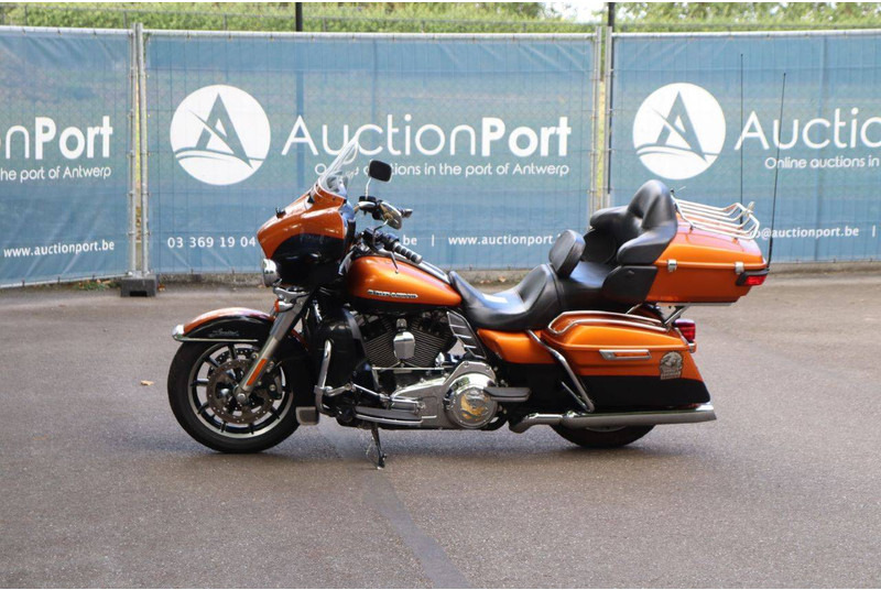Harley-Davidson Limited - Motorkerékpár: 1 kép. Harley-Davidson Limited - Motorkerékpár: 1 kép.