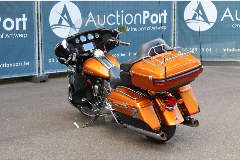Harley-Davidson Limited - Motorkerékpár: 4 kép. Harley-Davidson Limited - Motorkerékpár: 4 kép.