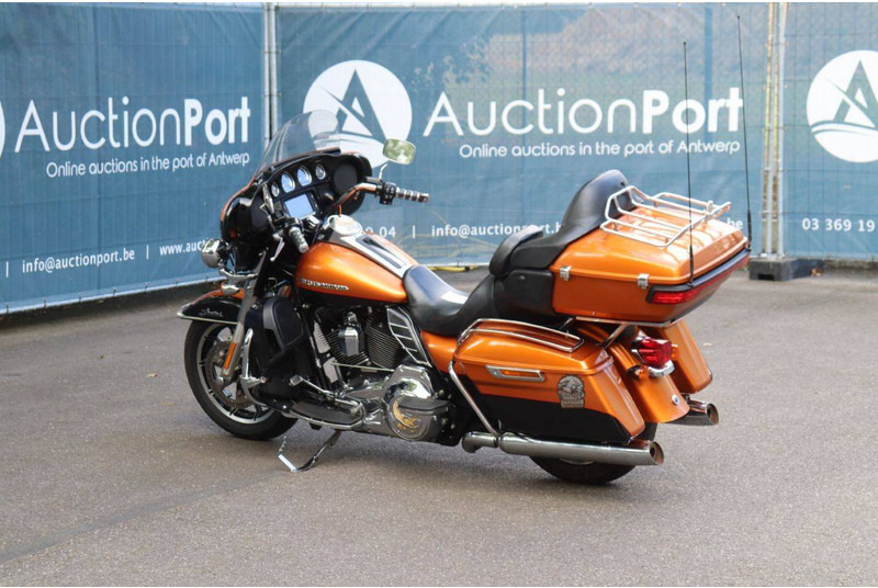 Harley-Davidson Limited - Motorkerékpár: 3 kép. Harley-Davidson Limited - Motorkerékpár: 3 kép.
