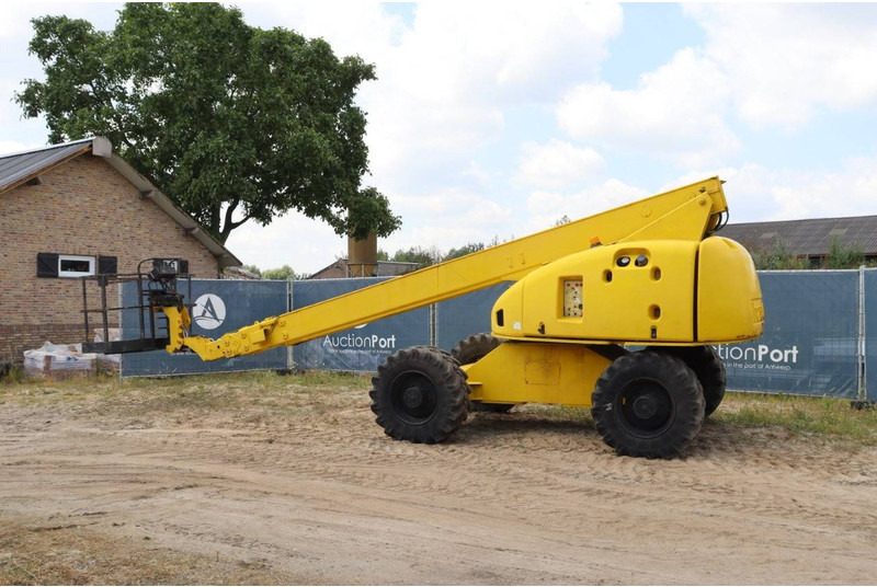 Haulotte H21 TX - Teleszkópos emelő: 3 kép. Haulotte H21 TX - Teleszkópos emelő: 3 kép.