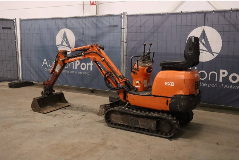 Hitachi EX8-2B - Minikotró: 3 kép. Hitachi EX8-2B - Minikotró: 3 kép.