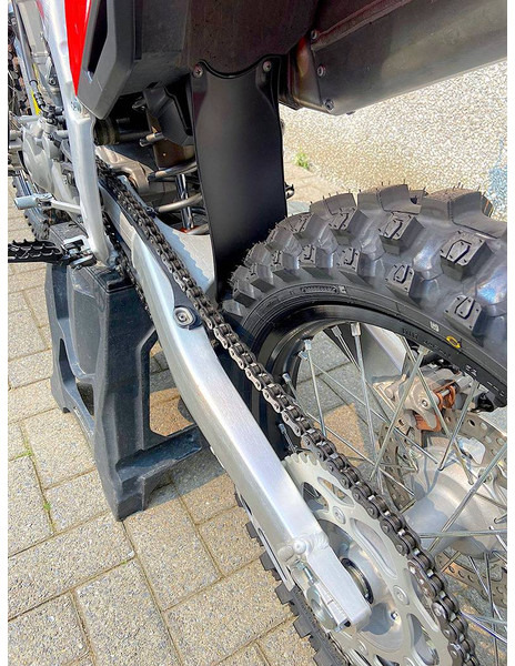 Honda (HRC) CRF 450R - Motorkerékpár: 5 kép. Honda (HRC) CRF 450R - Motorkerékpár: 5 kép.