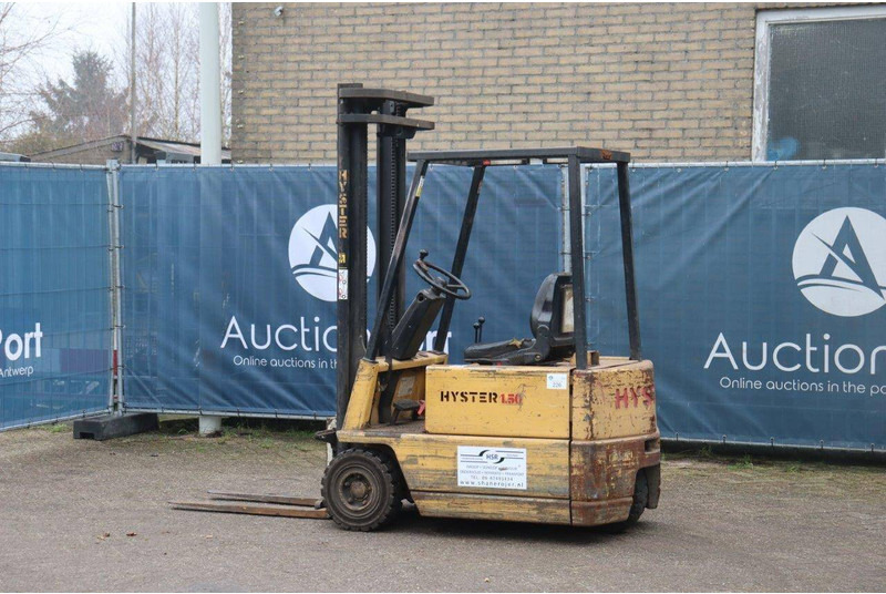 Hyster A150XL - Elektromos targonca: 3 kép. Hyster A150XL - Elektromos targonca: 3 kép.