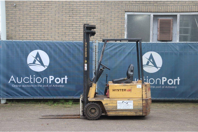 Hyster A150XL - Elektromos targonca: 2 kép. Hyster A150XL - Elektromos targonca: 2 kép.