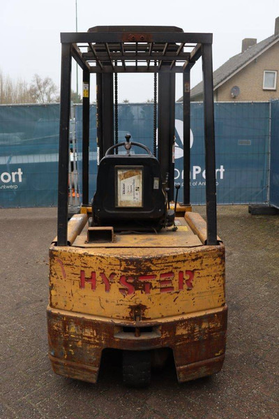Hyster A150XL - Elektromos targonca: 4 kép. Hyster A150XL - Elektromos targonca: 4 kép.
