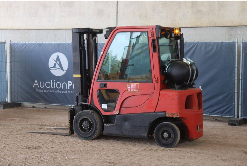 Hyster H2.5FT - Gázüzemű targonca: 3 kép. Hyster H2.5FT - Gázüzemű targonca: 3 kép.