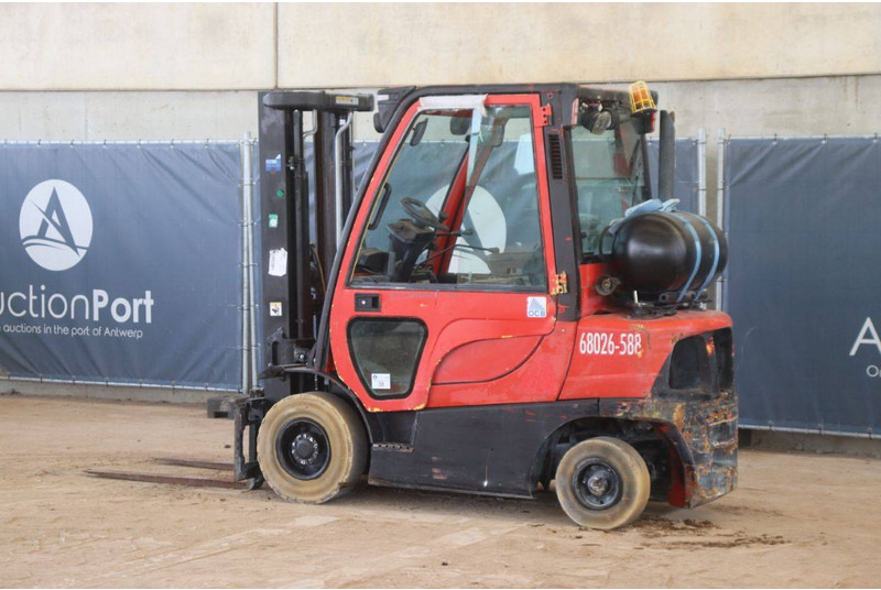 Hyster H2.5FT - Gázüzemű targonca: 3 kép. Hyster H2.5FT - Gázüzemű targonca: 3 kép.