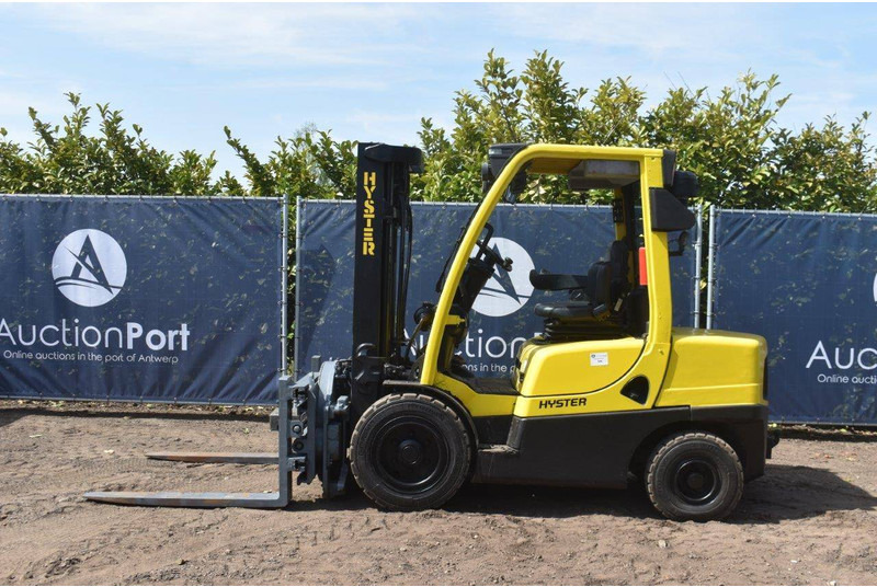 Hyster H3.5FT - Dízel targonca: 2 kép. Hyster H3.5FT - Dízel targonca: 2 kép.