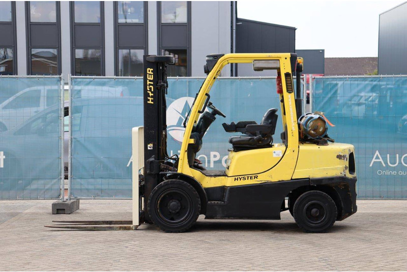 Hyster H3.5FT - Gázüzemű targonca: 2 kép. Hyster H3.5FT - Gázüzemű targonca: 2 kép.