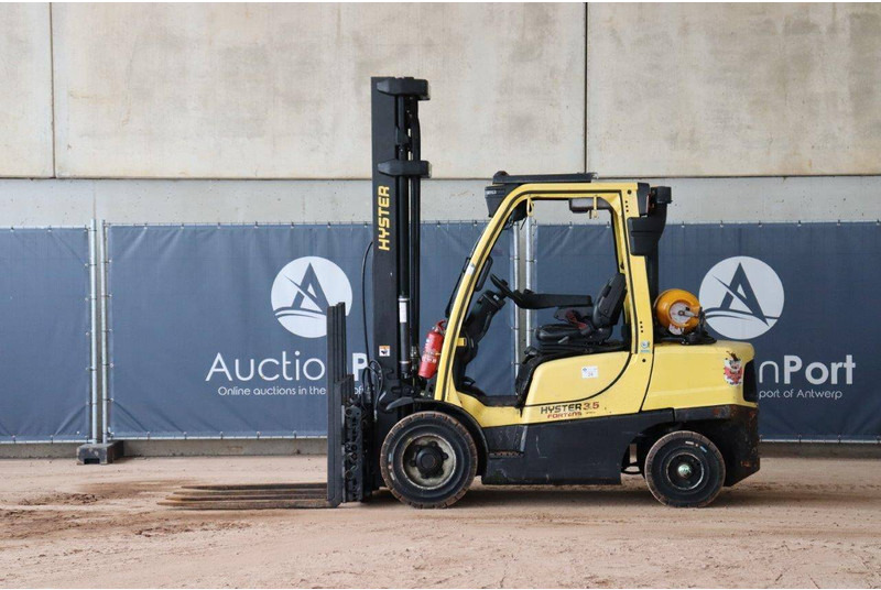 Hyster H3.5FT - Gázüzemű targonca: 2 kép. Hyster H3.5FT - Gázüzemű targonca: 2 kép.