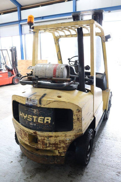 Hyster H4.00XM-5 - Gázüzemű targonca: 5 kép. Hyster H4.00XM-5 - Gázüzemű targonca: 5 kép.