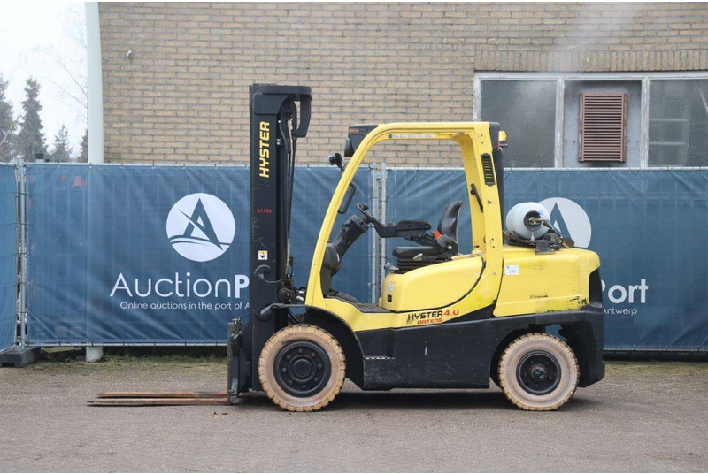 Hyster H4.0FT5 - Gázüzemű targonca: 2 kép. Hyster H4.0FT5 - Gázüzemű targonca: 2 kép.