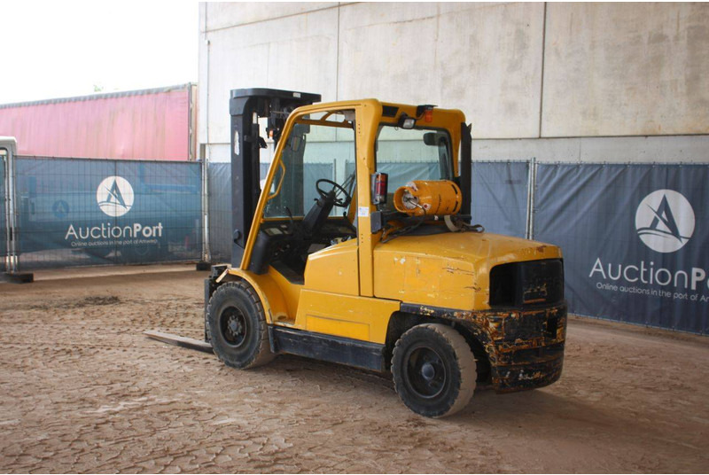Hyster H5.50XM - Gázüzemű targonca: 3 kép. Hyster H5.50XM - Gázüzemű targonca: 3 kép.