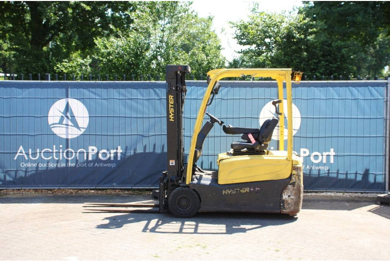 Hyster J1.6XNT LWB - Elektromos targonca: 2 kép. Hyster J1.6XNT LWB - Elektromos targonca: 2 kép.