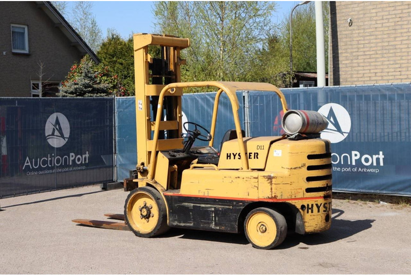 Hyster S150A - Gázüzemű targonca: 3 kép. Hyster S150A - Gázüzemű targonca: 3 kép.