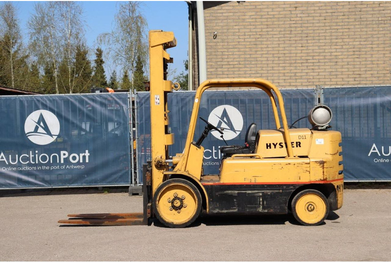Hyster S150A - Gázüzemű targonca: 2 kép. Hyster S150A - Gázüzemű targonca: 2 kép.