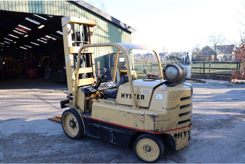 Hyster S150A - Gázüzemű targonca: 3 kép. Hyster S150A - Gázüzemű targonca: 3 kép.