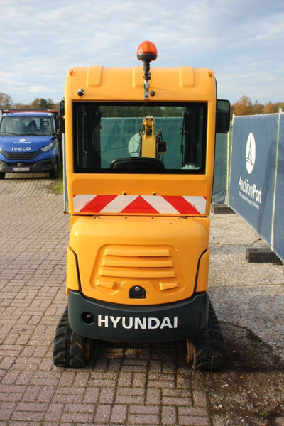 Hyundai Robex 18-9 - Minikotró: 4 kép. Hyundai Robex 18-9 - Minikotró: 4 kép.