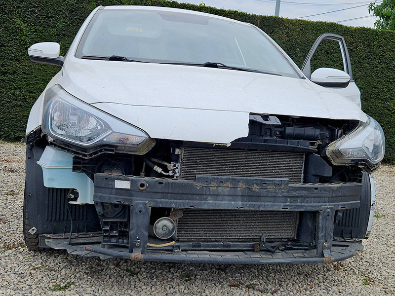 Hyundai i20 1.2 - Szedán: 4 kép. Hyundai i20 1.2 - Szedán: 4 kép.