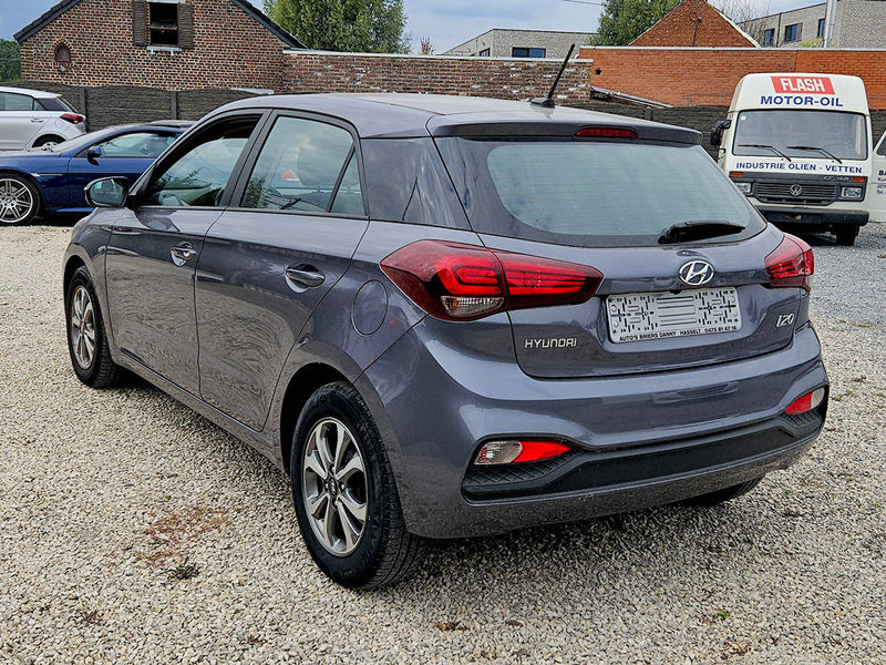 Hyundai i20 1.2 - Szedán: 3 kép. Hyundai i20 1.2 - Szedán: 3 kép.