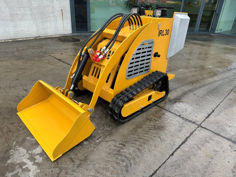 IR IRL30 - Lánctalpas homlokrakodó: 5 kép. IR IRL30 - Lánctalpas homlokrakodó: 5 kép.