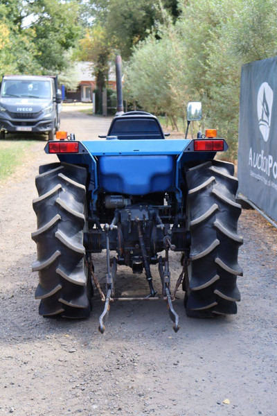 Iseki TA270F - Traktor: 5 kép. Iseki TA270F - Traktor: 5 kép.