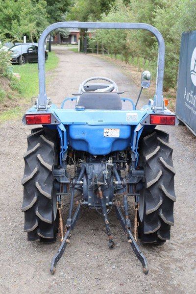 Iseki TK25 - Traktor: 4 kép. Iseki TK25 - Traktor: 4 kép.
