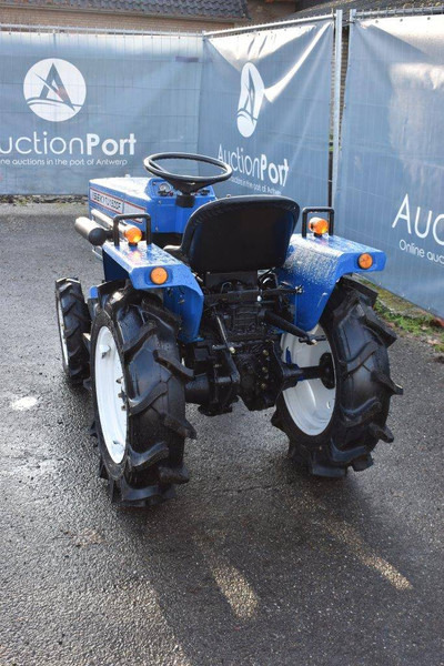 Iseki TU1500F - Traktor: 4 kép. Iseki TU1500F - Traktor: 4 kép.