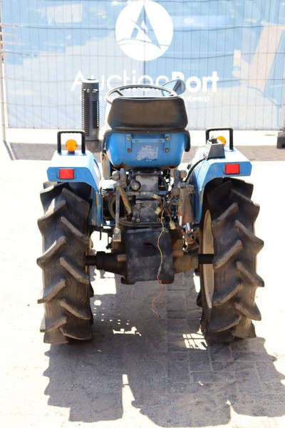 Iseki TU1600F - Traktor: 5 kép. Iseki TU1600F - Traktor: 5 kép.