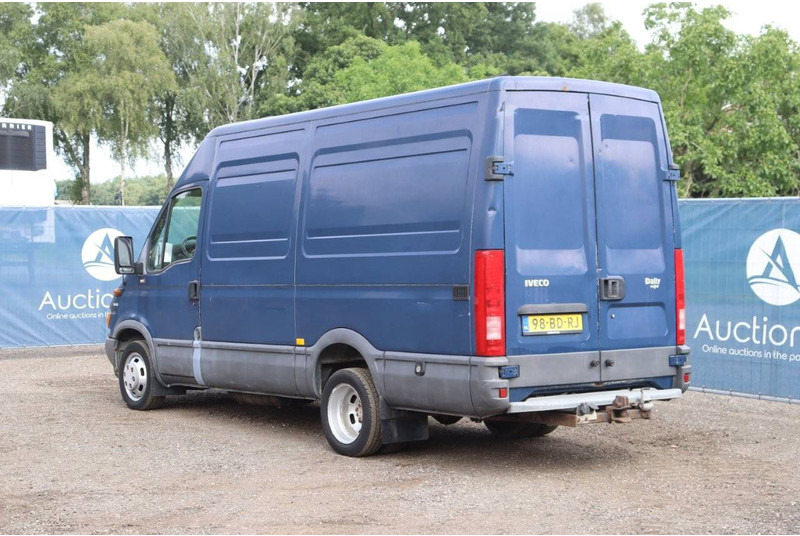 Iveco 35C 13 - Furgon: 4 kép. Iveco 35C 13 - Furgon: 4 kép.