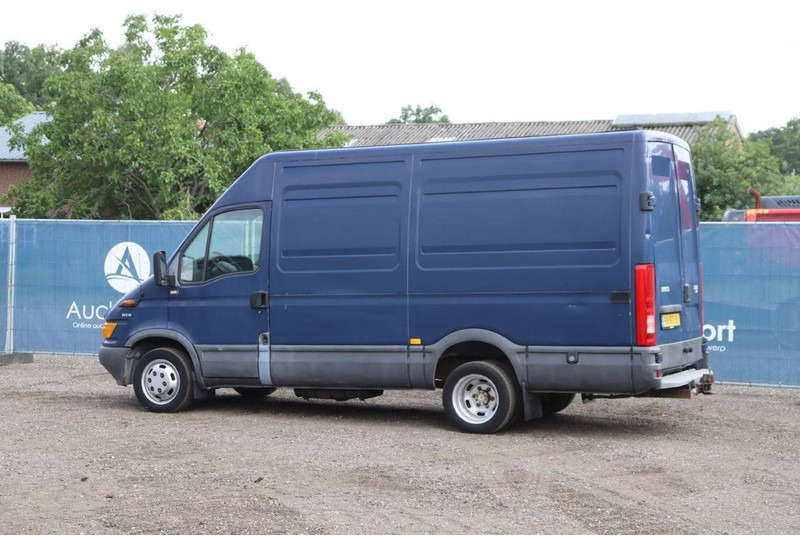 Iveco 35C 13 - Furgon: 3 kép. Iveco 35C 13 - Furgon: 3 kép.